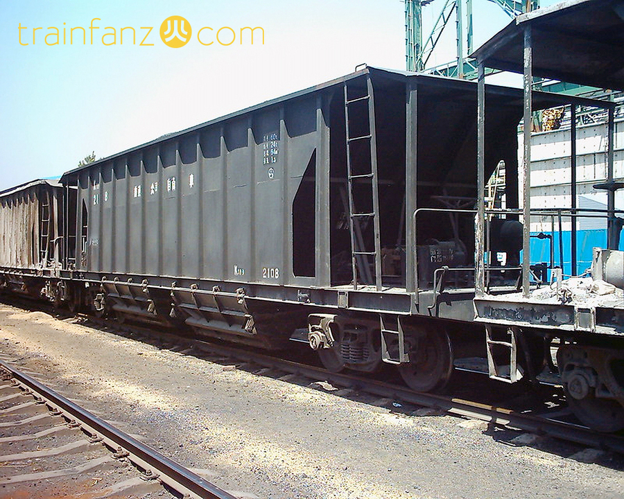 K18D漏斗车的端面（I 端）（图 王旭）