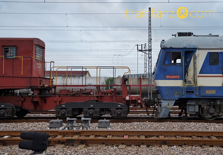 DK36落下孔车的转向架（图 宁东的狮子）