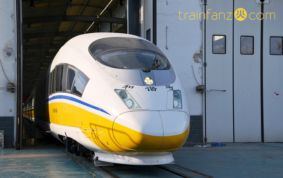 CRH380B检测列车的车头特写 （图 有图为郑）
