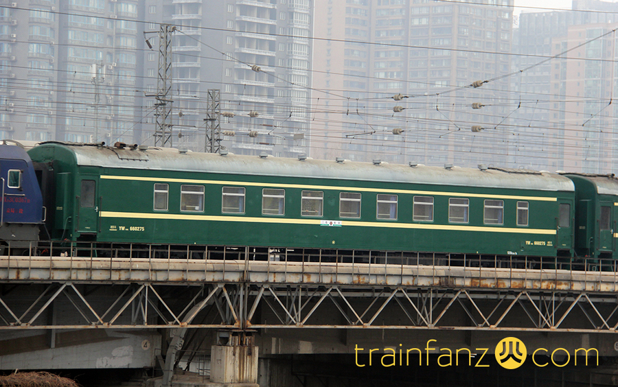 YW18A客车的侧面（图 K2Cr2O7）