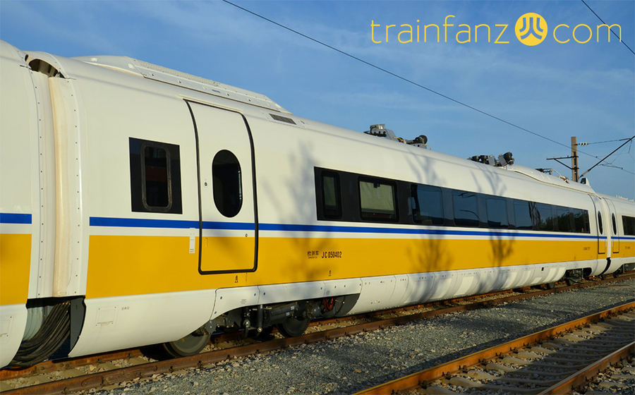 CRH380B检测列车的车厢 （图 有图为郑）