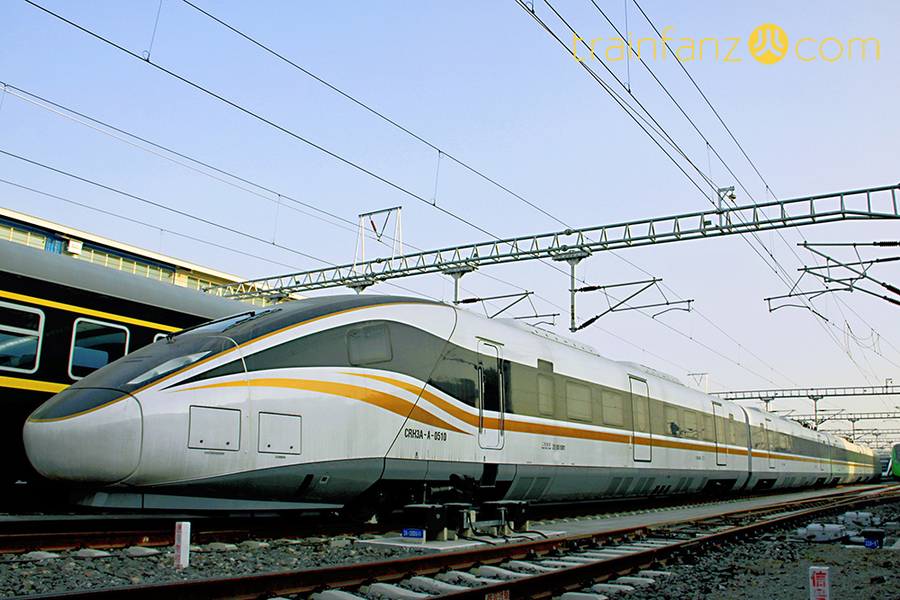 CRH3A-A型动车组，样车头形设计及涂装 （图小铁迷）