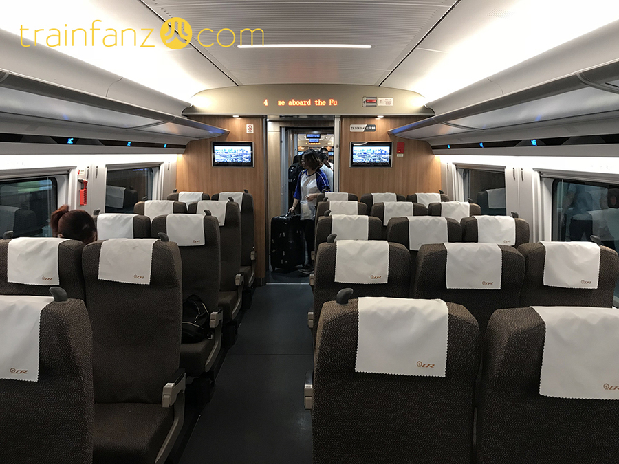 CR400BF动车组的二等座车内饰 （图 Akira）