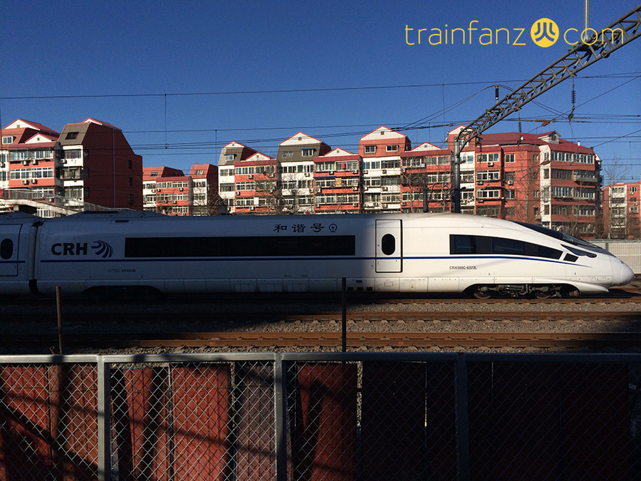 CRH380CL动车组的头车侧面 （图 Akira）