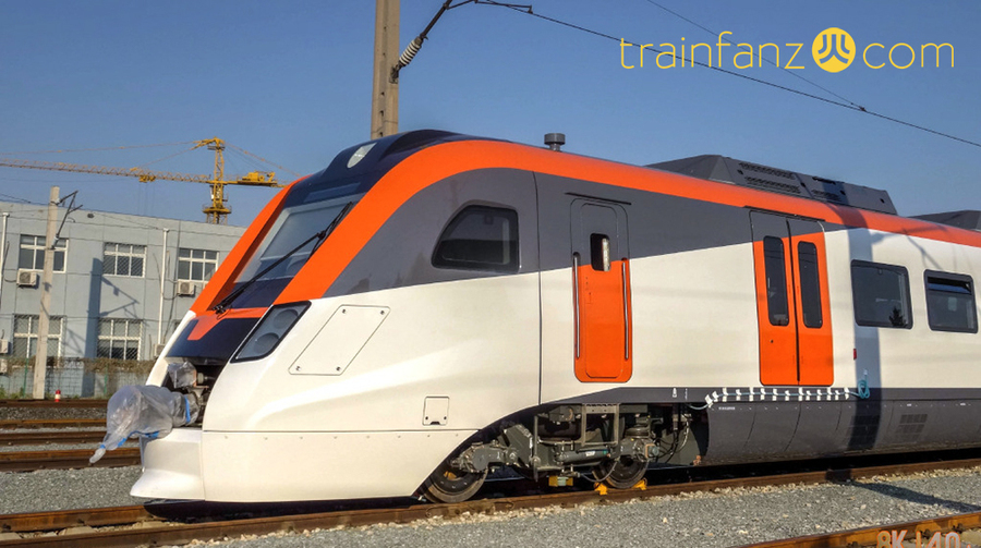 CJ3动车组的车头特写（图 8K-140_SXC）