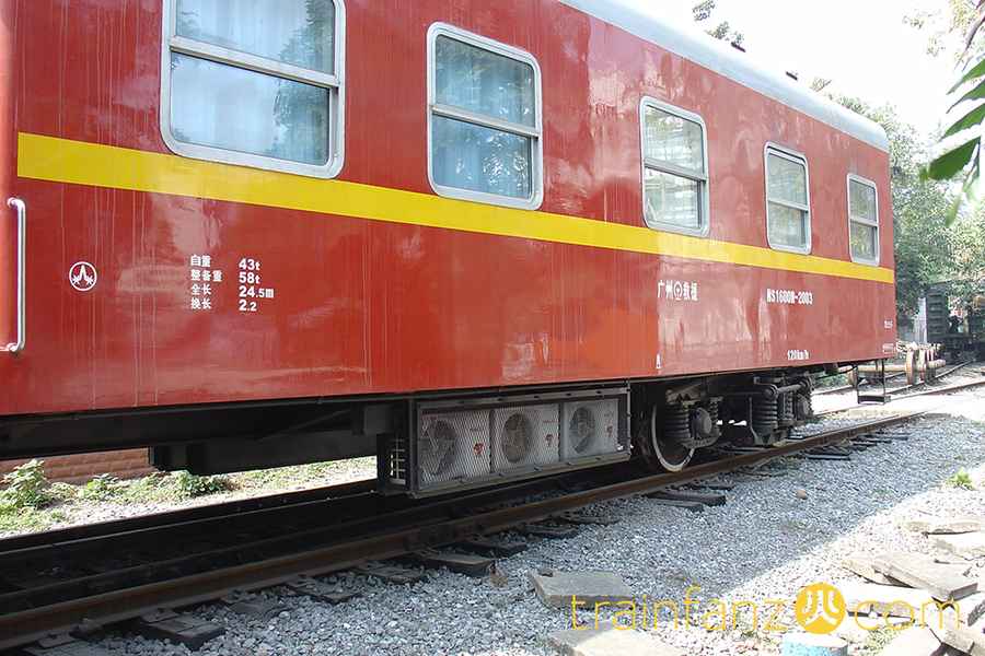 NS1600起重机的吊臂平车身特写 （图 Akira）