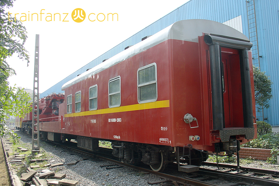 NS1600起重机的吊臂平车乘务工作间  （图 Akira）