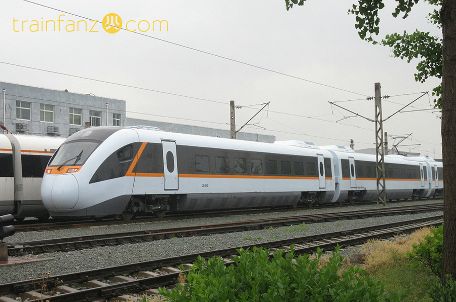 CJ5动车组侧面（图 王路）
