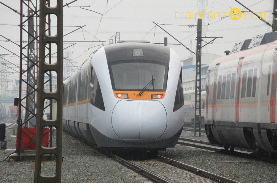 CJ5动车组的正面（图 王路）