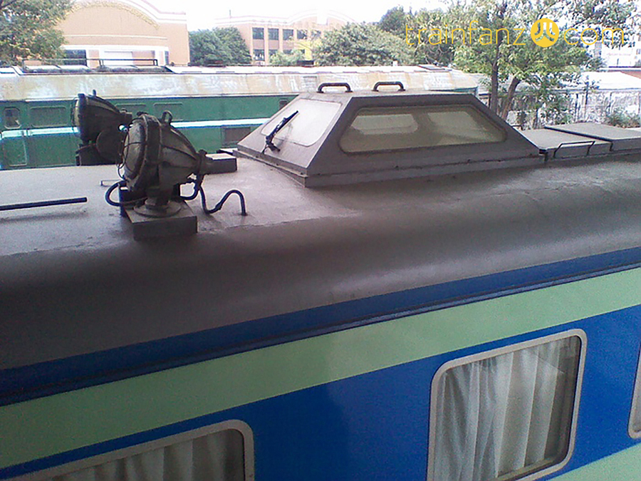 WX25K接触网检测车的车顶接触网
及受电弓观察窗 （图 cy37mkk）