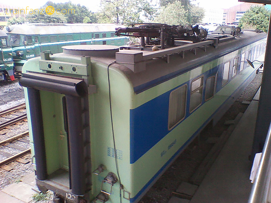 WX25K接触网检测车的车顶受电弓 （图 cy37mkk）