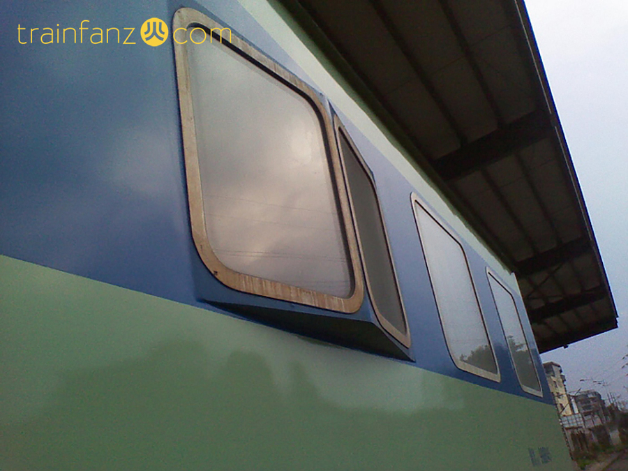 WX25K接触网检测车的凸出瞭望车窗 （图 cy37mkk）