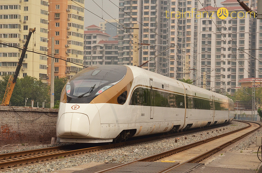 CR400BF型动车组，原始涂装（图 Allan Wong）