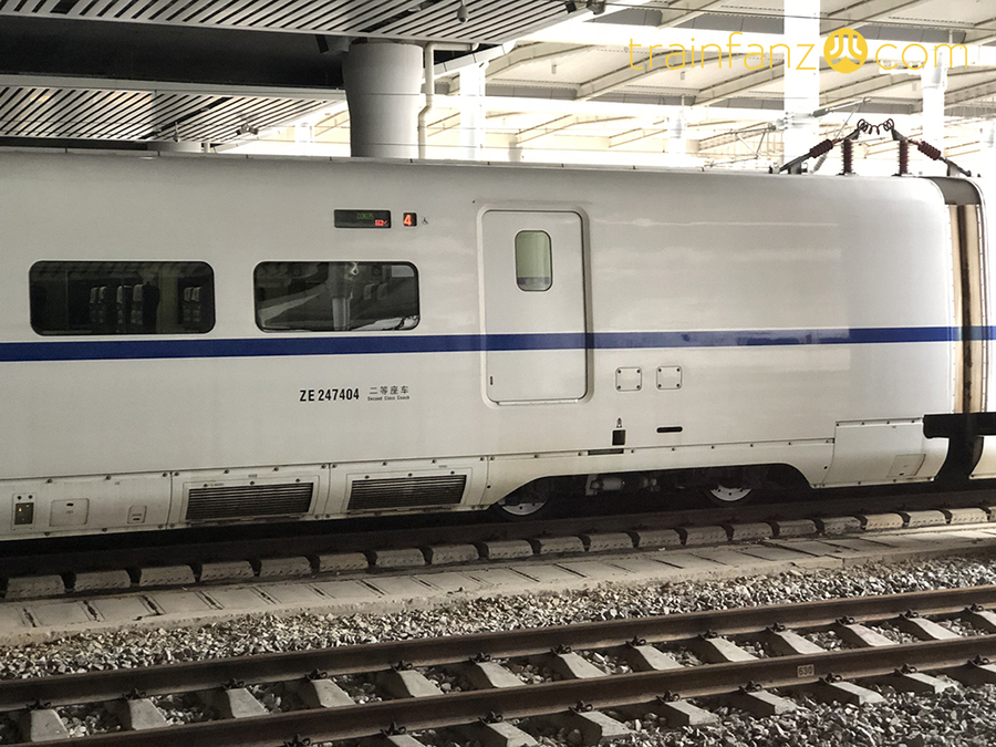 CRH2动车组的餐车身特写（图 Akira）