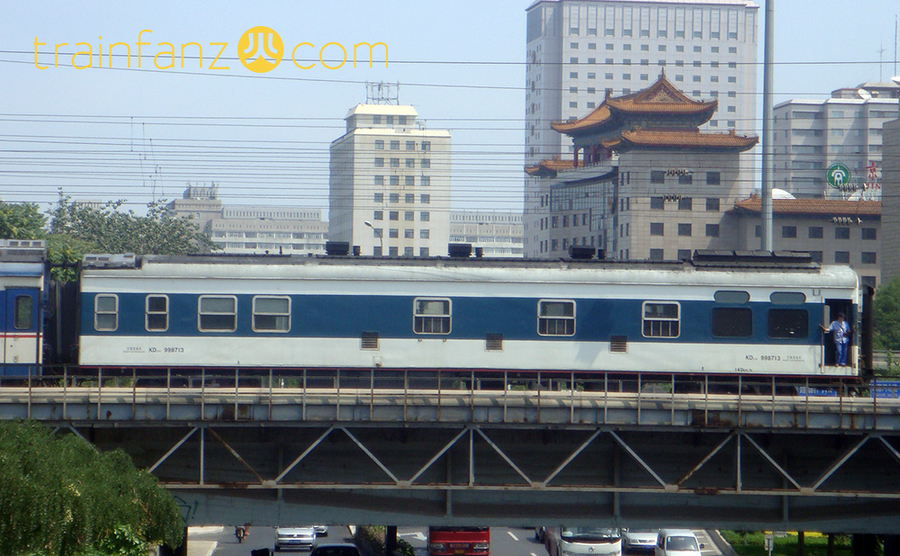 KD25K发电车侧面，25T型客车的涂装版 （图 K2Cr2O7）