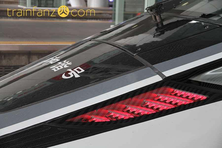 CRH380D动车组的车灯特写 （图 Akira）