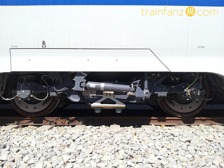 CRH380D动车组的带动力转向架（图 王铮）