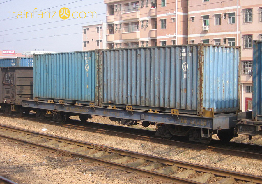 X1K集装箱平车装载两个20尺集装箱 （图 成成）