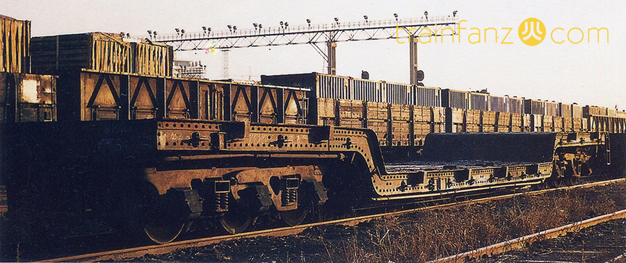 D10凹底平车（图 CRRC）