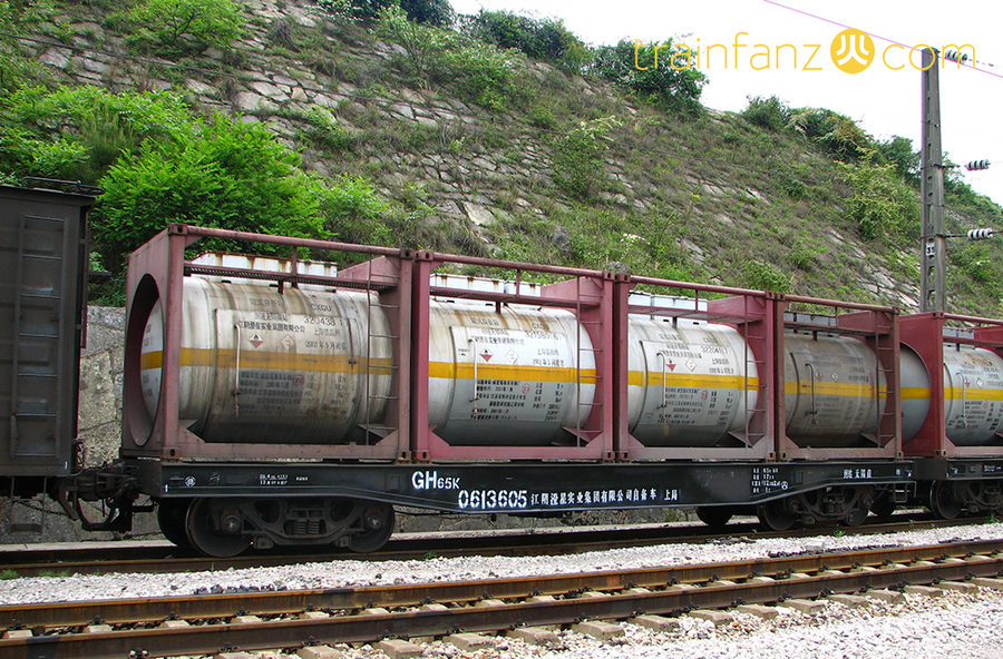 GH65K专用车的侧面（图 谭智泉）