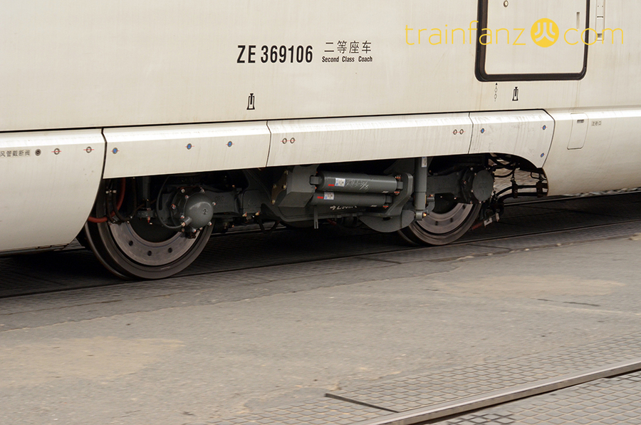 CRH380B动车组的带动力转向架（图 Allan Wong）