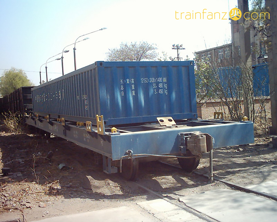 X6H型集装箱平车 （图 王旭）
