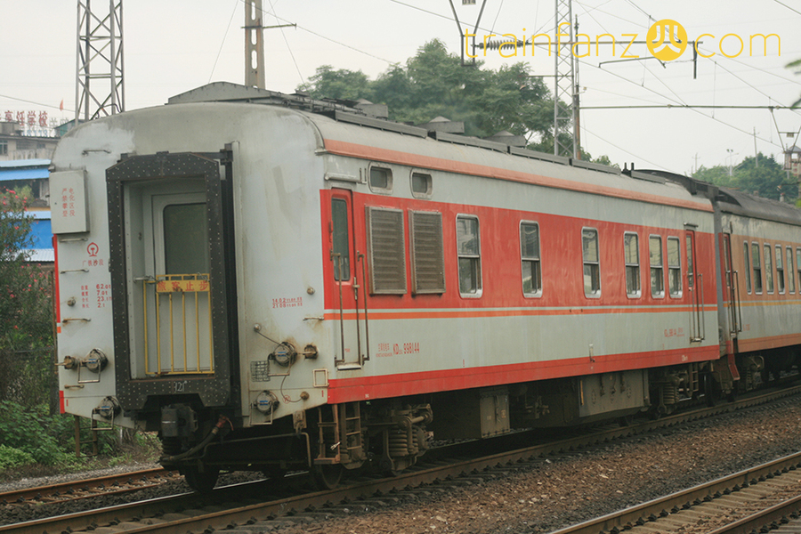 KD25G发电车的端面 （I 端）（图 Akira）