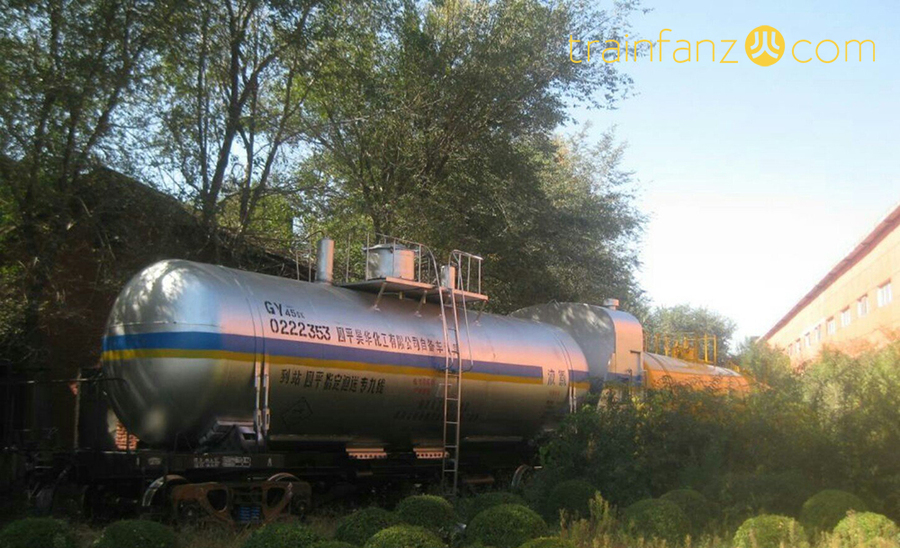 GY45SK型液化气罐车 （图 四哥拉着C70）