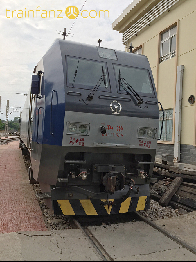 HXD1C机车车头特写（图 林志华）