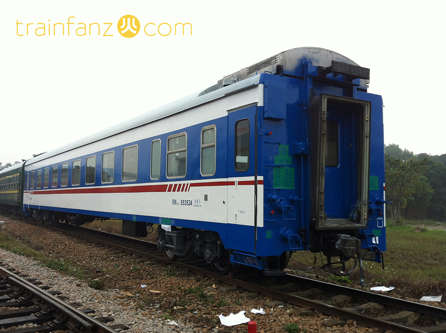RW25K型软卧客车，塞拉门版 （图 Akira）