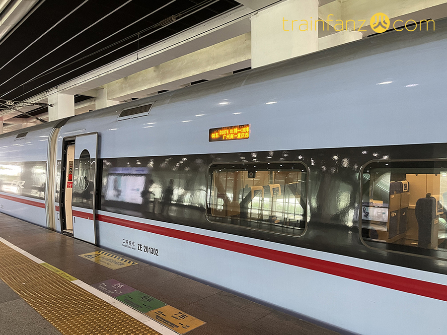 CR300AF动车组的车厢（图 曾嘉乐）
