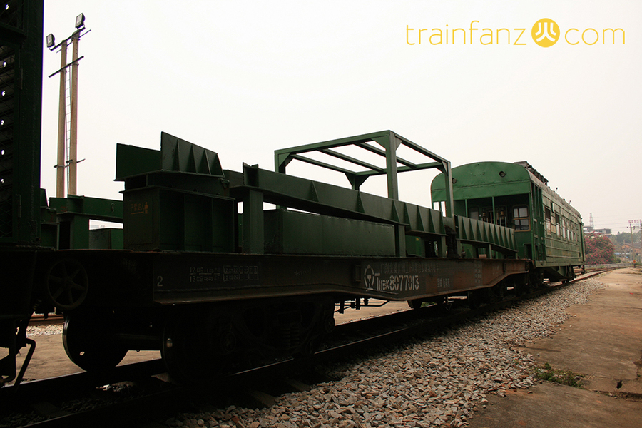 T11BK型长轨车，作业中车2（图 Akira）