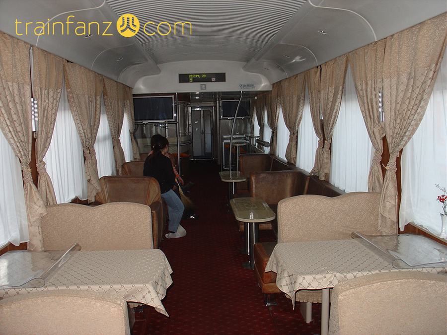 CA25T餐车的餐厅坐席 （图 Akira）