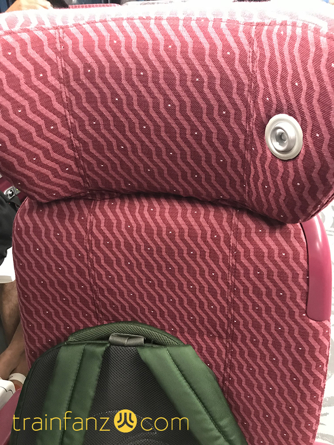 “动感号”车上一等座座椅细节 （图 Akira）