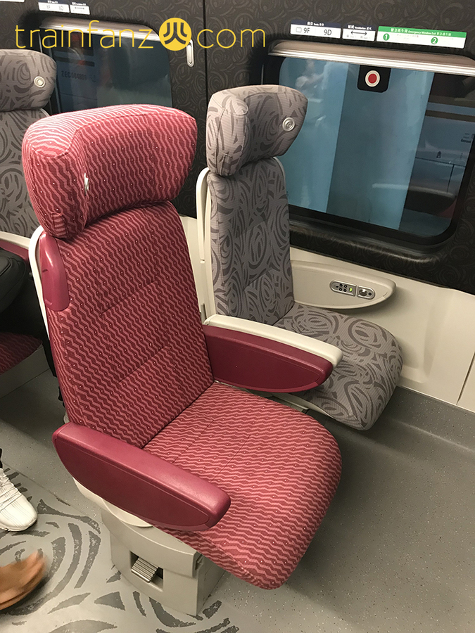 “动感号”车上的一等座车座椅 （图 Akira）