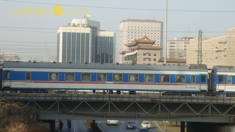RW25K软卧车的侧面（过道侧），折页门版 （图 K2Cr2O7）
