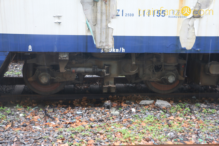 先锋号动车组的转向架（图 林志华）