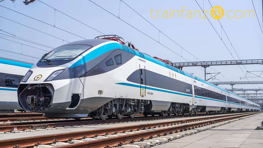 CR220J型电力动车组 （图 小铁迷）