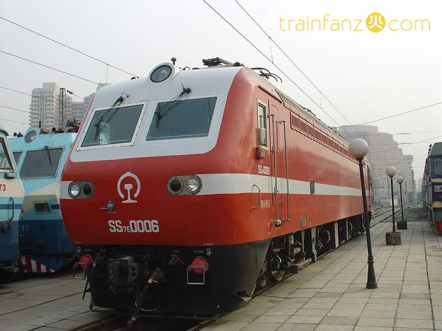 SS7E型电力机车 （图 DF11-0128）