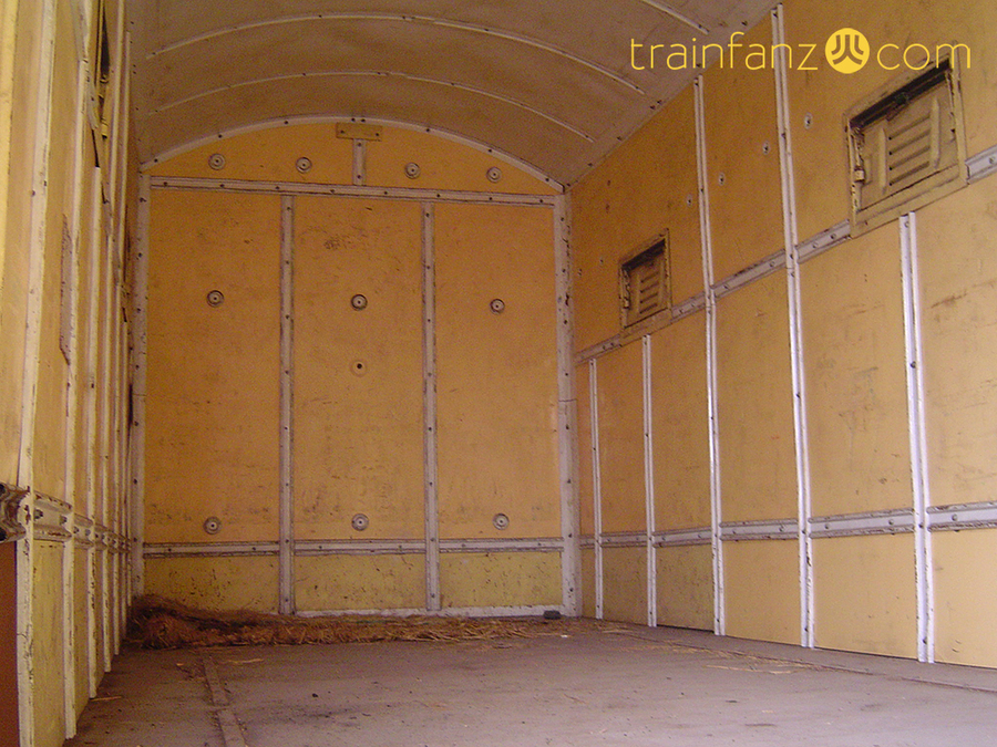 P65S棚车的竹材车厢内衬 （图 Akira）